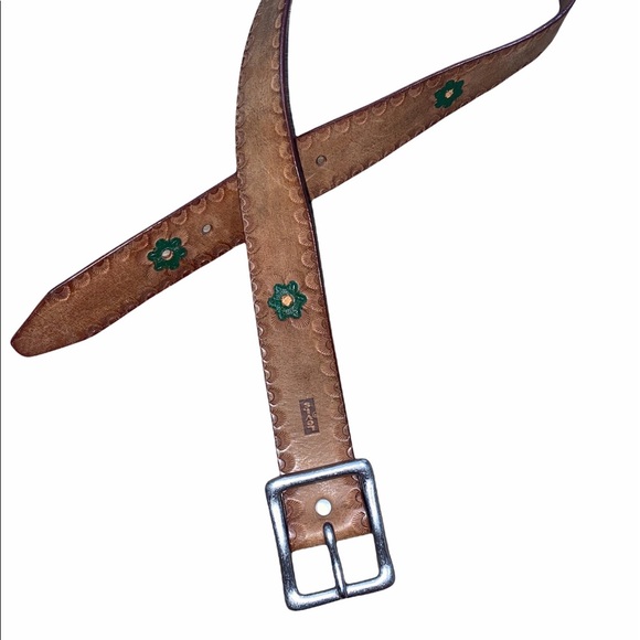 Levi’s size large brown full grain leather floral embossed belt - Picture 2 of 5